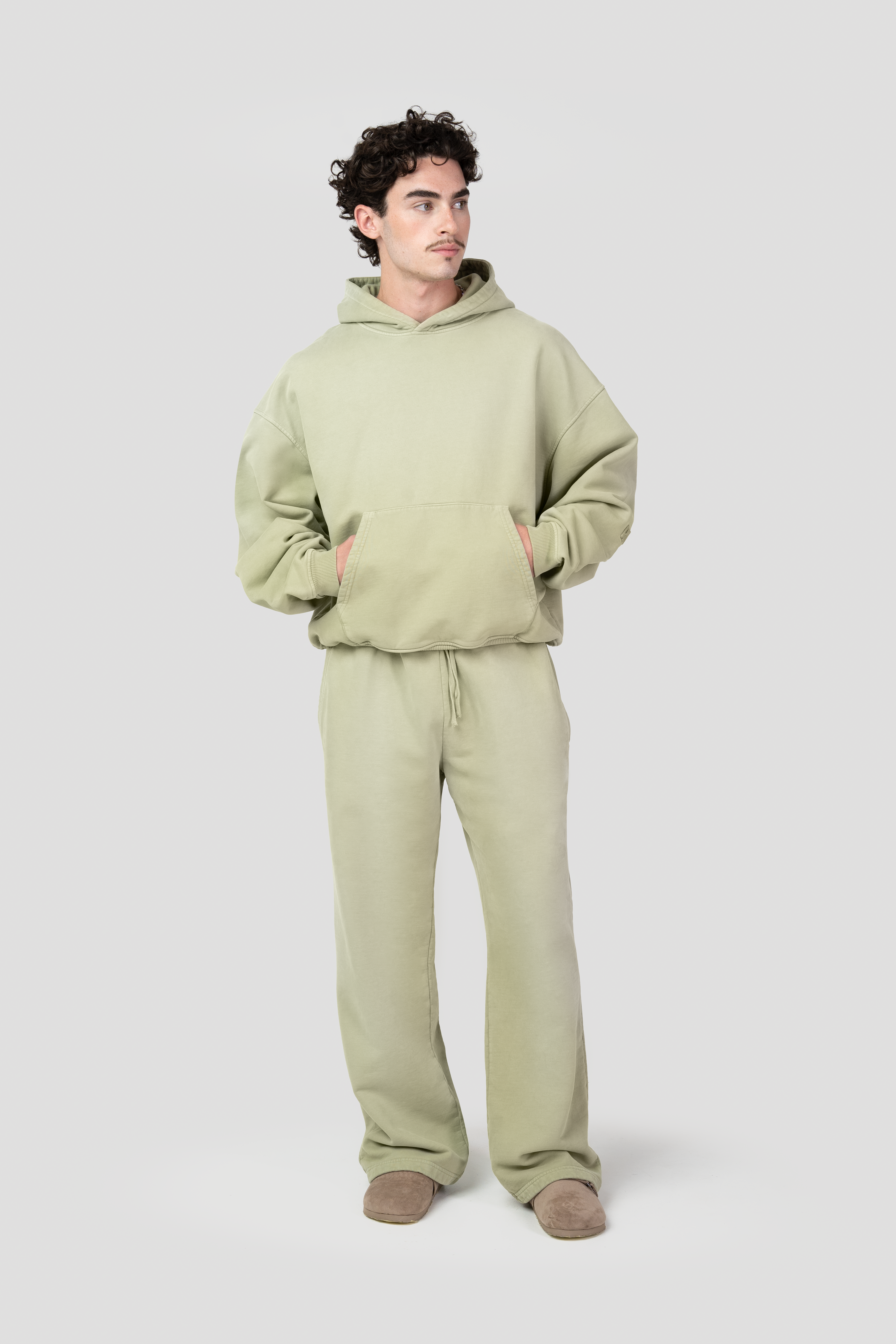Sweat à capuche de la collection Basic