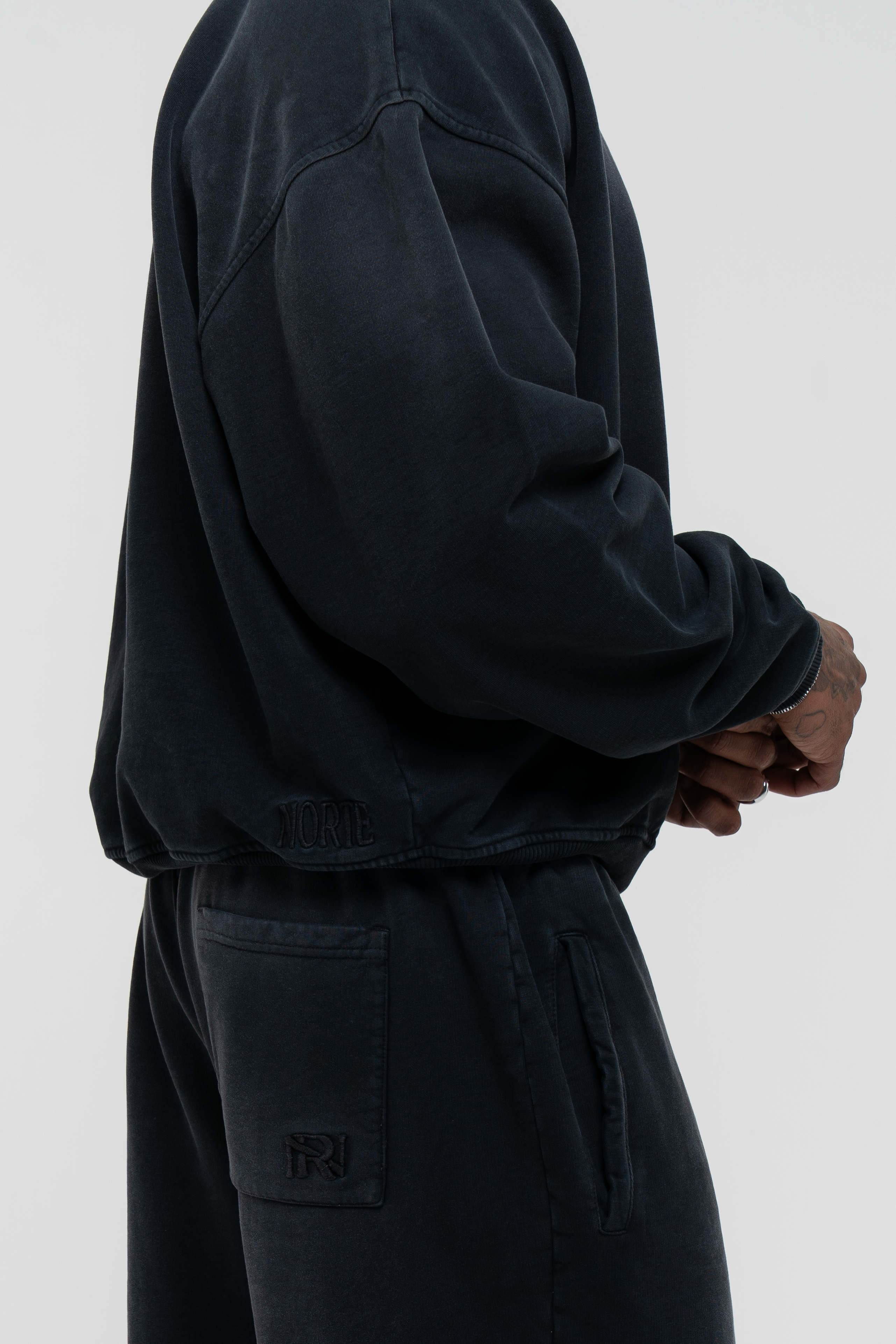 Core Sweater - Ultimate Grey