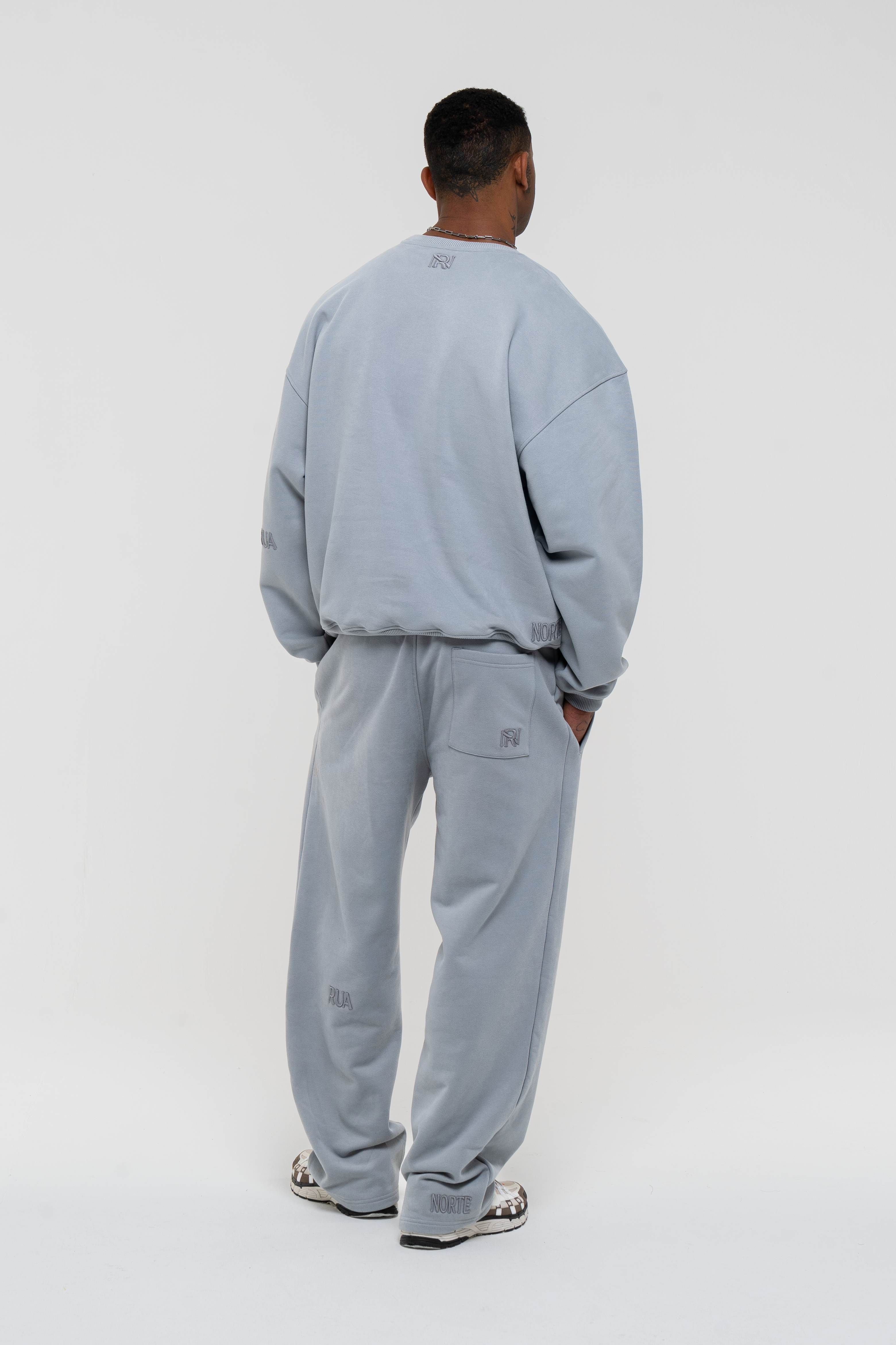 Core Sweater - Ultimate Grey