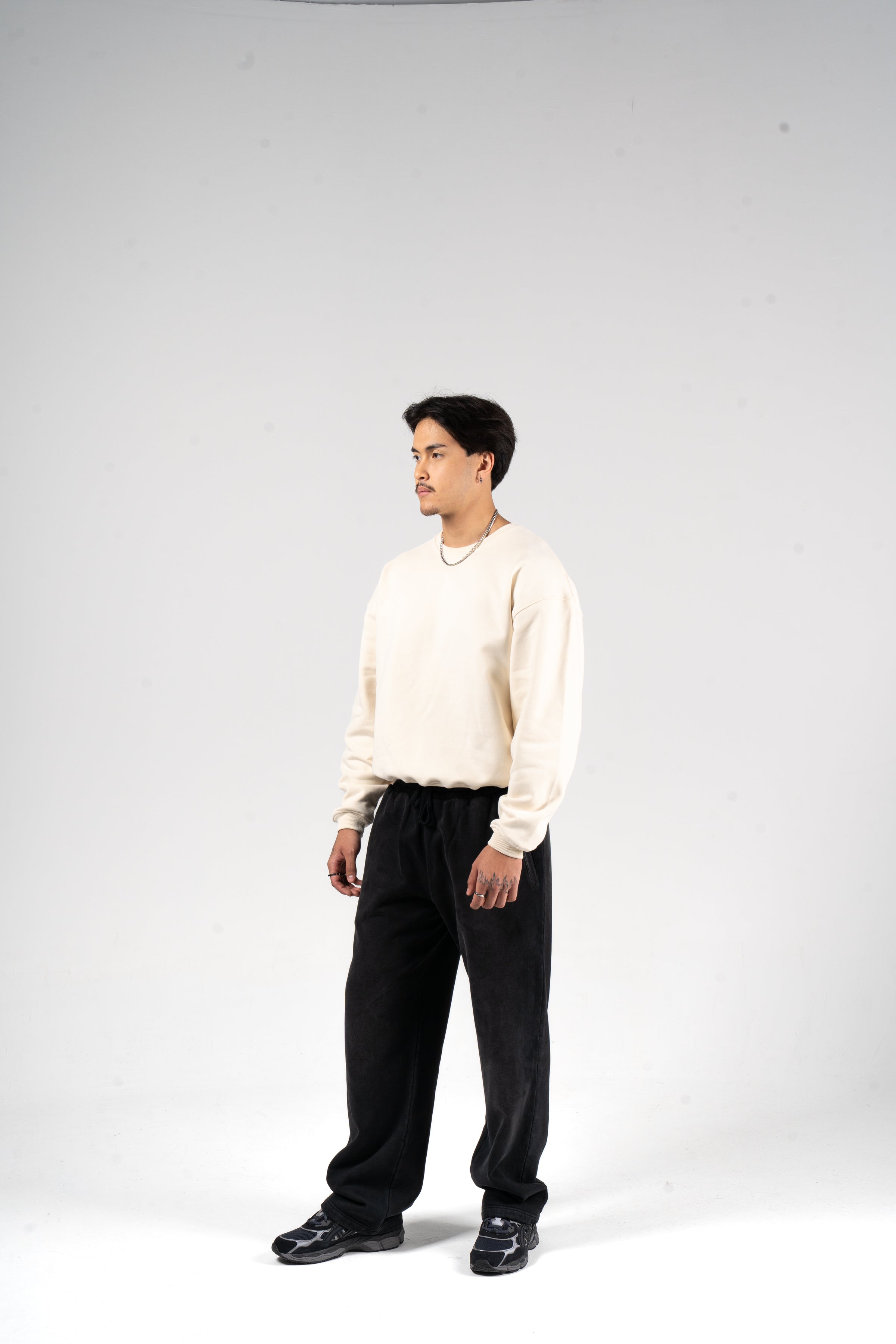 white_crew_sp_blck-02825_result.webp